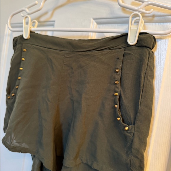 h.i.p. High-waist Shorts with Studs in Olive Green, Size Medium - Picture 2 of 7